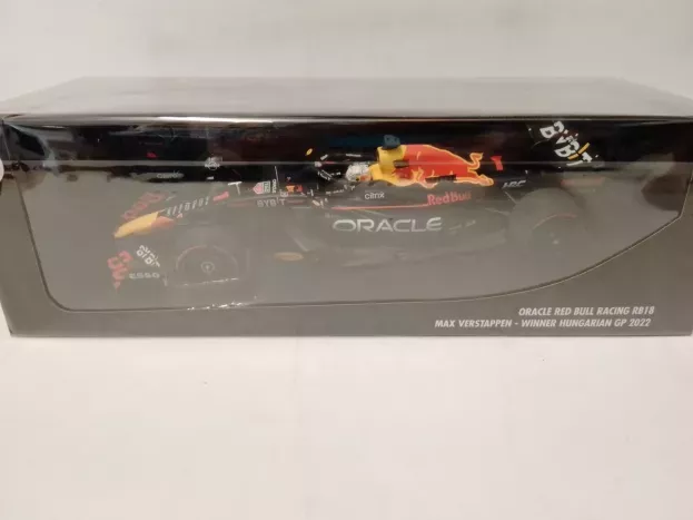 Minichamps Red Bull F1 Rb18 Team Oracle Red Bull Racing N 1 World Champion Winner Hungarian Gp 2022 Max Verstappen 1:18 110221301