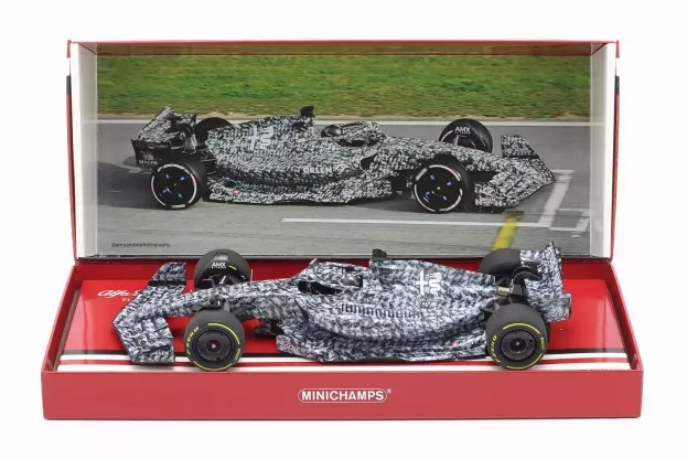 Minichamps Alfa Romeo F1 C42 Team Orlen Racing N 24 Test Barcelona 2022 Guanyu Zhou 1:18 147229924