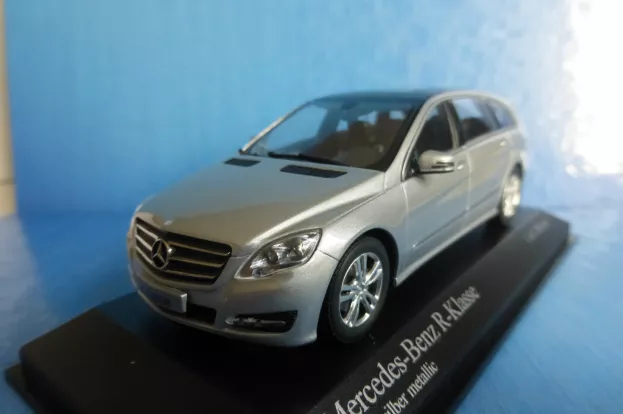 Minichamps Mercedes R-class 2010 1:43 400034670