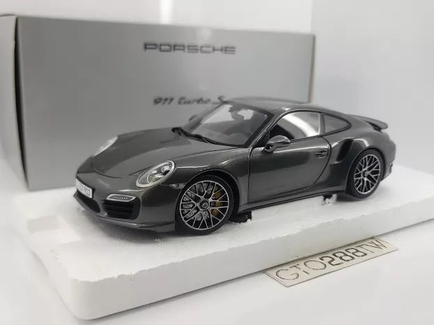 Minichamps Porsche 911 991 Turbo S Coupe 2014 1:18 WAP0210300E