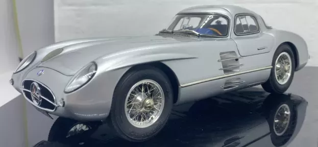 CMC Mercedes-Benz 300 SLR Uhlenhaut Coupe 1955 interior blue 1:18 M-243