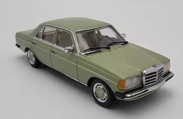 Minichamps Mercedes E-class 230ce w123 Coupe 1977 1:43 430032214