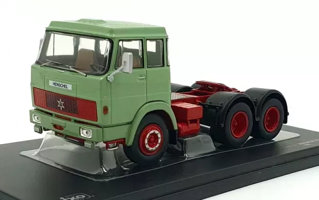 IXO Models Henschel Hs19ts Tractor Truck 3-assi 1966 1:43 TR151.22