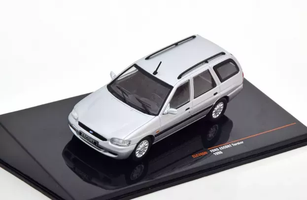 IXO Models Ford Escort Mk Vii Sw Station Wagon 1996 1:43 CLC396N