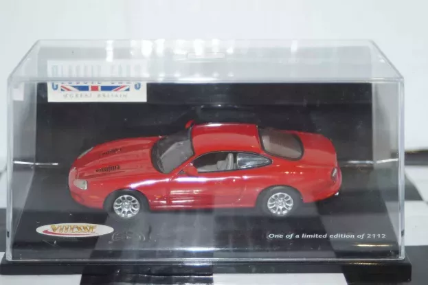 Vitesse Jaguar Xkr Coupe 1:43 25302