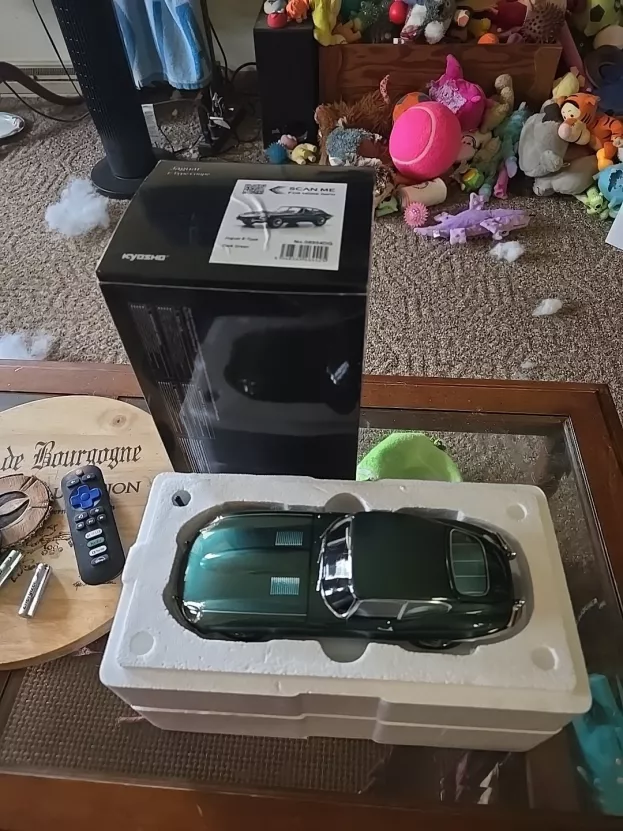 Kyosho Jaguar E-type Coupe Mk1 Rhd 1961 1:18 08954DG