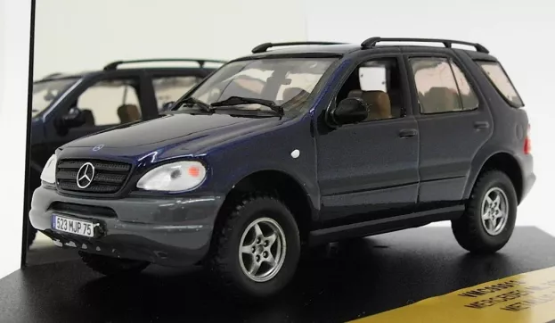Vitesse Mercedes M-class Ml320 1999 1:43 VMC99013