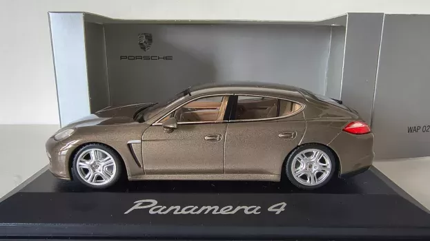 Minichamps Porsche Panamera 4 2009 1:43 WAP02000319