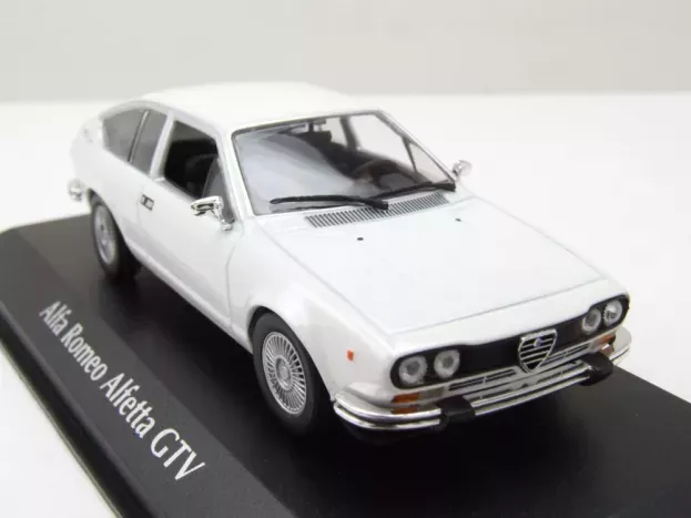 Minichamps Alfa Romeo Alfetta Gtv Coupe 1976 1:43 940120121