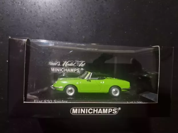 Minichamps Fiat 850 Sport Spider 1968 1:43 400121231