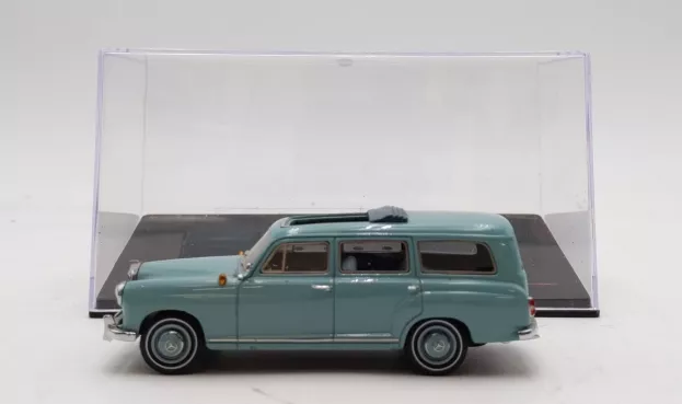 IXO Models Mercedes G-class G240 Swb Soft-top Closed 1986 1:43 CLC286