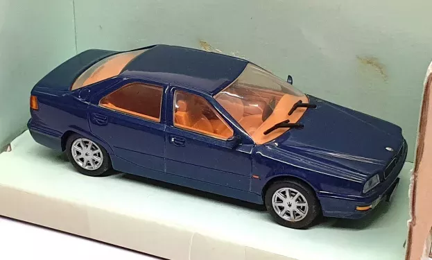 Schuco Maserati Quattroporte 2003 1:43 6336