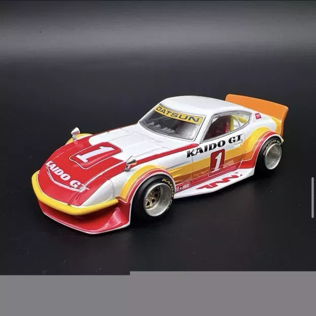 Mini-GT Datsun Fairlady Z N 1 Kaido Gt V1 Coupe 1975 1:64 KHMG029