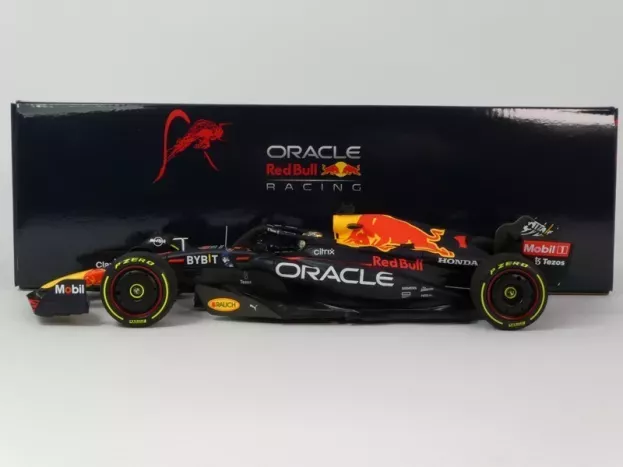 Minichamps Red Bull F1 Rb18 Team Oracle Red Bull Racing N 1 Winner Abu Dhabi Gp World Champion 2022 Max Verstappen 1:18 110222201
