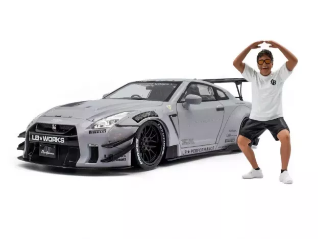 Solido Nissan Gt-r r35 Type 2 Liberty Walk Lb Works Coupe With American Diorama Figure 2018 1:18 1805821