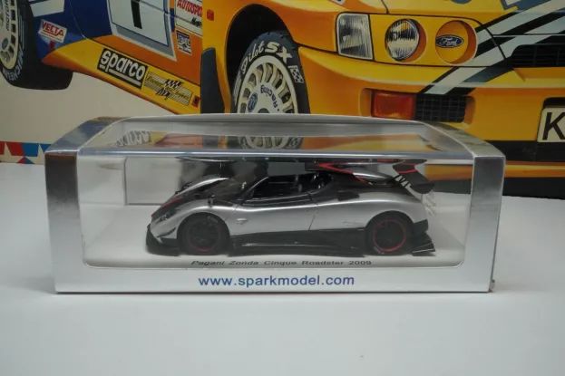 Spark Pagani Zonda F 2005 1:43 S0199