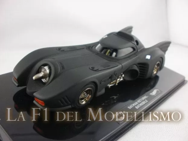 Hot Wheels Batman Batmobile Batman Returns 2012 1:43 BLY29
