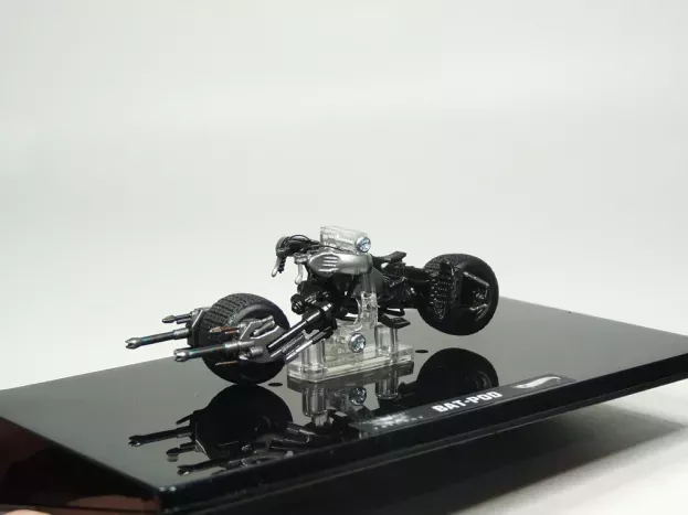 Hot Wheels Batman Kit Bat-pod The Dark Knight Rises 2008 1:43 X5496