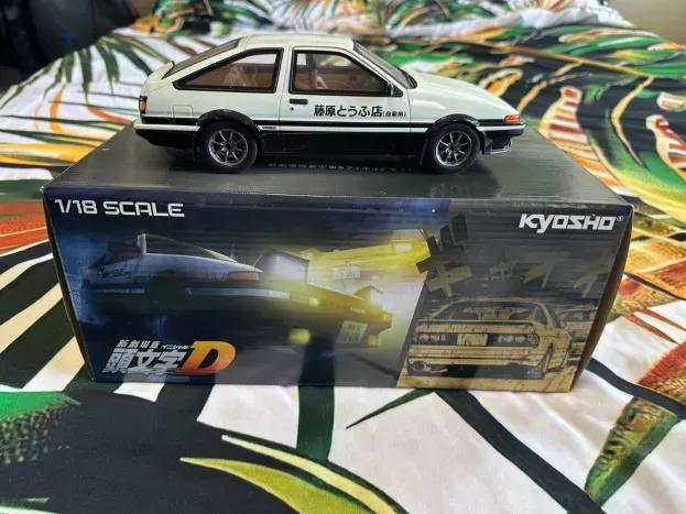 Kyosho Toyota Sprinter Trueno ae86 With Figure 1983 Initial D Legend 1 Tv Series 1:18 KSR18D01