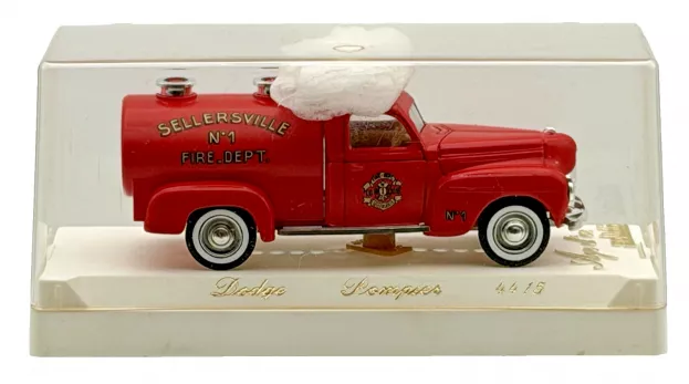 Solido Dodge Pompiers Tanker Truck Fire Engine Sellersville 1940 1:43 4415