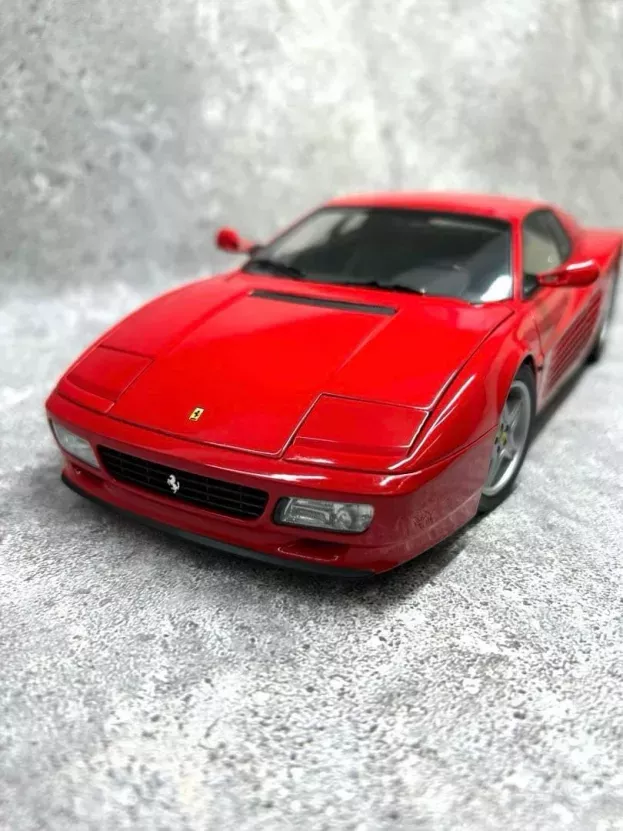 Kyosho Ferrari 512tr testarossa 1984 1:18 08423R