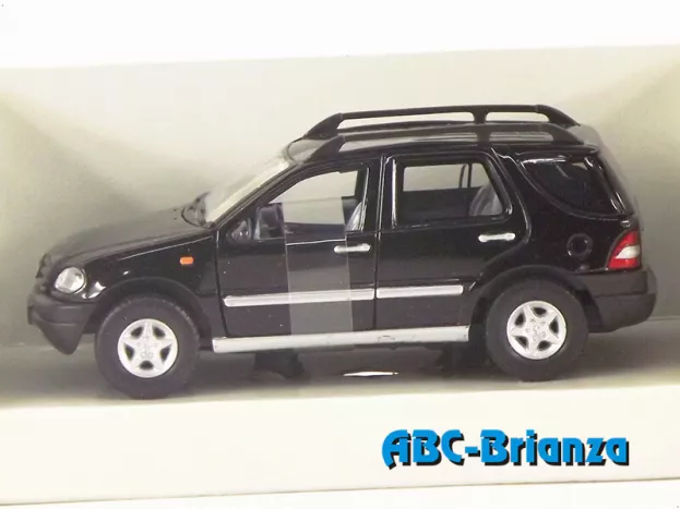 Schuco Mercedes M Class 1:43 27101