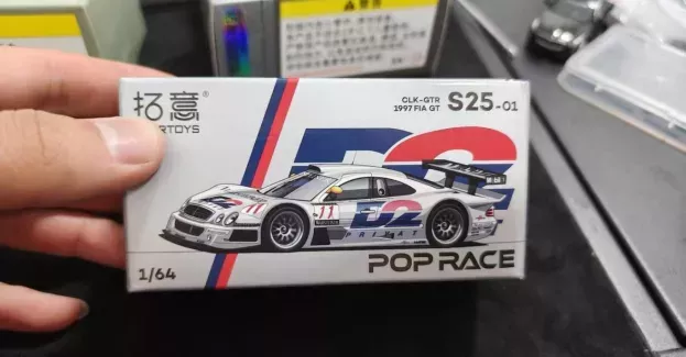 Pop Race Mercedes Clk-class Gtr 6.0l V12 Team Mercedes Amg N 11 Fia Gt Season 1997 Bernd Schneider Alexander Wurz 1:64 PR640095