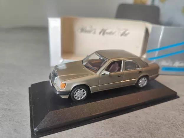 Minichamps Mercedes 400e V8 1992 1:43 3231