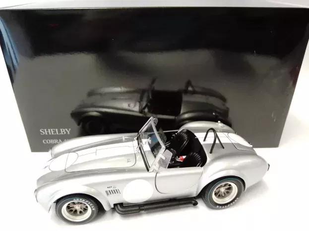 Kyosho Ford Shelby Cobra 427 S c Spider 1962 1:18 08047S