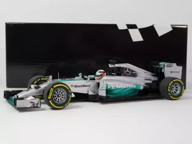 Minichamps Mercedes F1 Mgpw05 Hybrid Team Amg Petronas N 44 World Champion Season 2014 Lewis Hamilton 1:18 186140044
