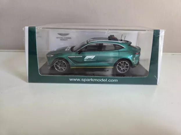 Spark Aston Martin Dbx F1 Medical Support Car Season 2021 1:43 S5879