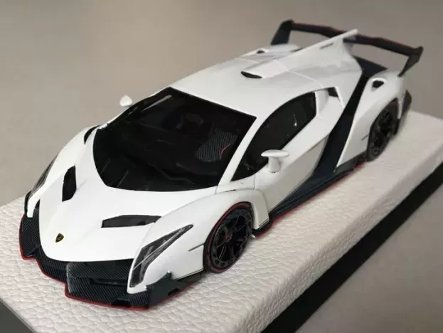 Looksmart Lamborghini Veneno 2013 1:43 LS409C