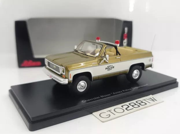 Schuco Chevrolet Blazer K5 Open Amity Police Department 1978 1:43 08997