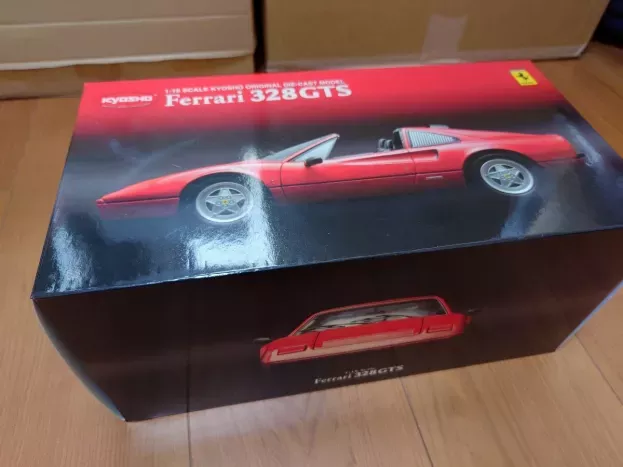 Kyosho Ferrari 328 Gts Spider 1988 1:18 08185R