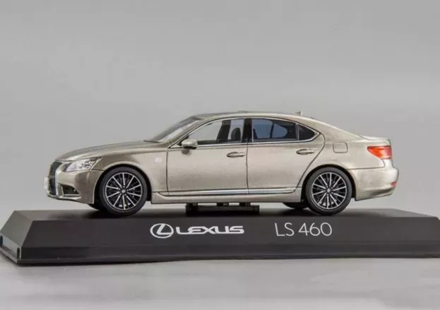 Kyosho Lexus Ls460 F-sport 2015 1:43 03659T