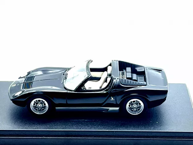 Looksmart Lamborghini Miura Roadster Bruxelles 1968 1:43 LS269B