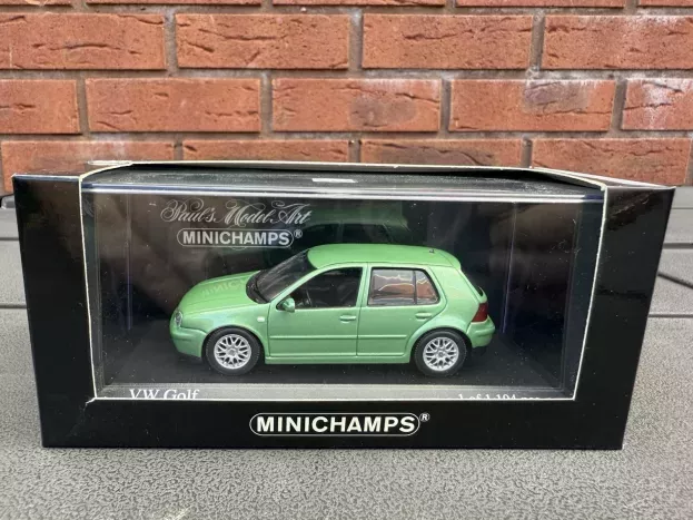 Minichamps Volkswagen Golf Iv 1:43 056060