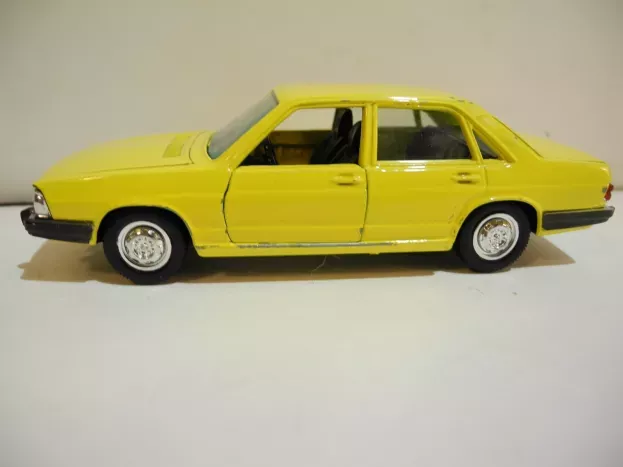 Schuco Audi 100 1:43 639