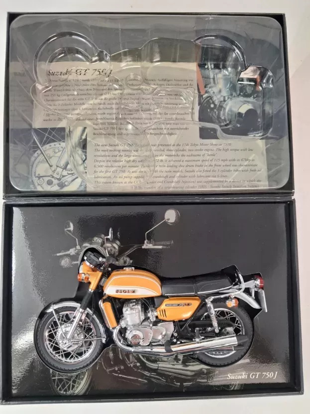Minichamps Suzuki Gt 750j Water Cooled 1973 1:12 122162100