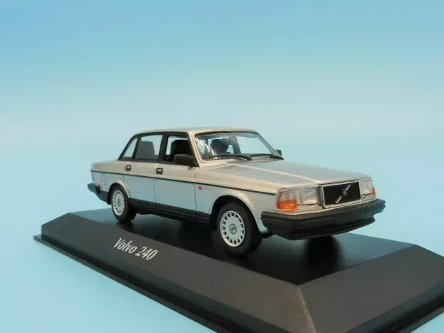 Minichamps Volvo 240gl 1986 1:43 940171402