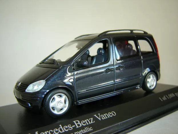 Minichamps Mercedes Vaneo W414 2001 1:43 400031200