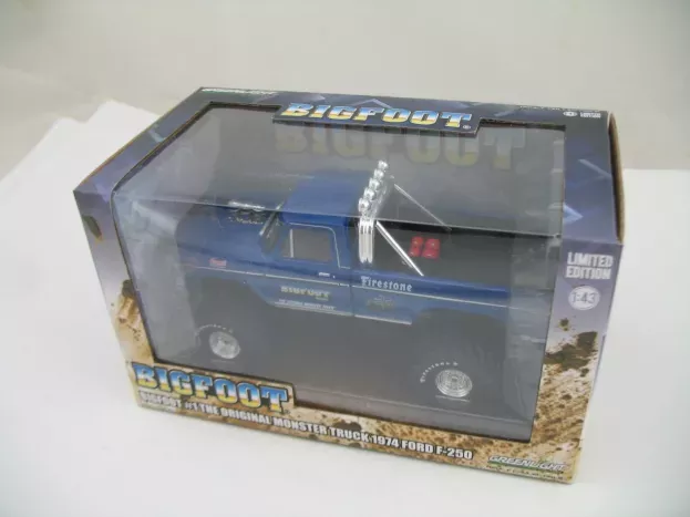 Greenlight Ford F-250 Pick-up Bigfoot Monster Truck 1974 1:43 86097