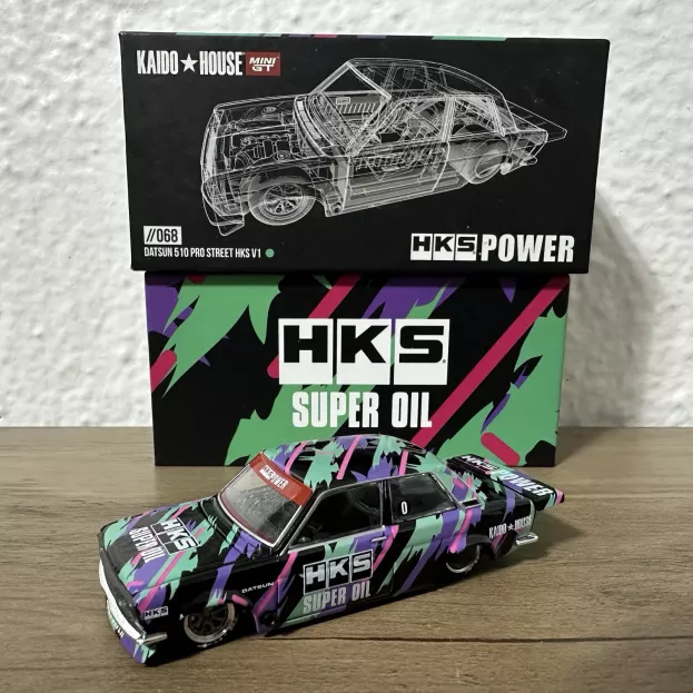 Mini-GT Datsun 510 Kaido House N 0 Hks V1 1972 1:64 KHMG068
