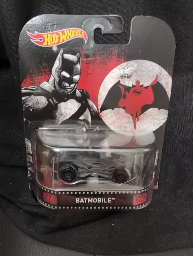 Hot Wheels Batman Batmobile Batman Vs Superman 1:64 DWJ91