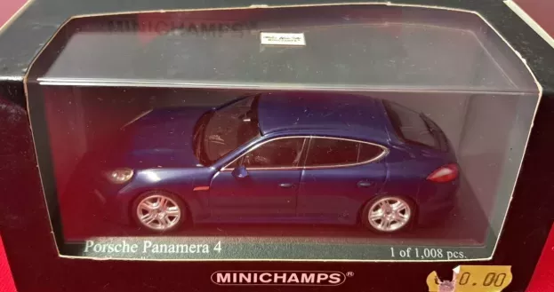 Minichamps Porsche Panamera 4 2011 1:43 400068220