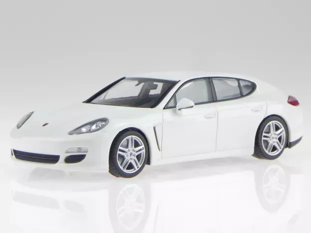 Minichamps Porsche Panamera Diesel 2009 1:43 WAP0200090C