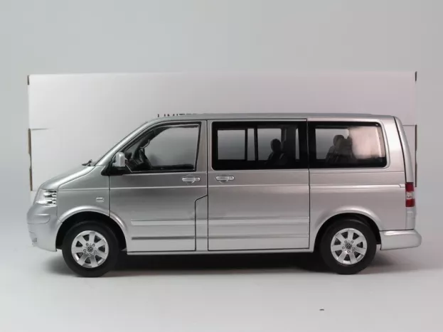 Norev Volkswagen T5 Multivan Minibus 2003 1:18 188601