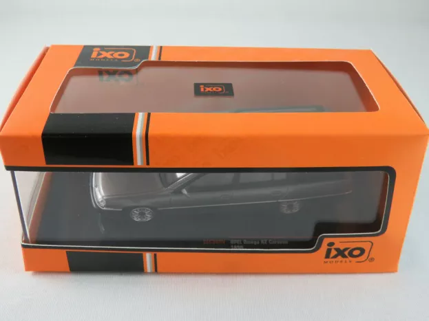 IXO Models Opel Omega A2 Caravan 1990 1:43 CLC342N