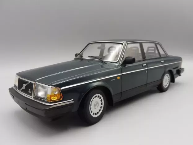 Minichamps Volvo 240gl 1986 1:18 155171407