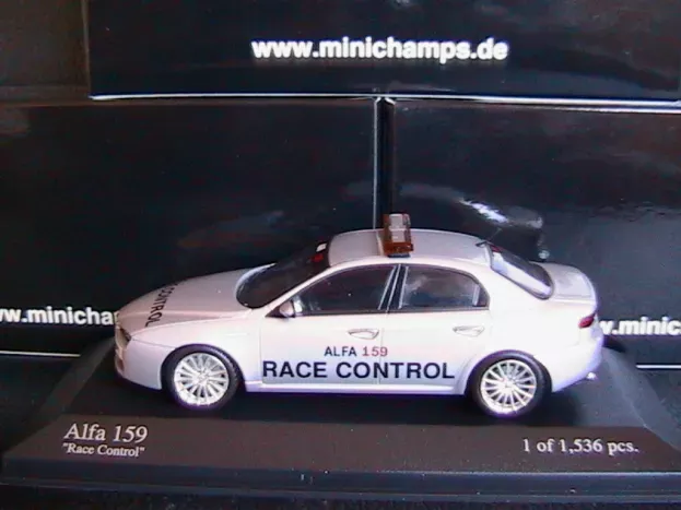 Minichamps Alfa Romeo 159 Race Control 1:43 400120590